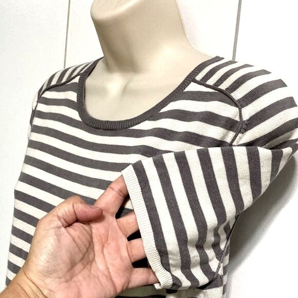 TALBOTS SILK Striped Gray White Short Sleeve Sweater Women's Medium - Picture 4 of 13